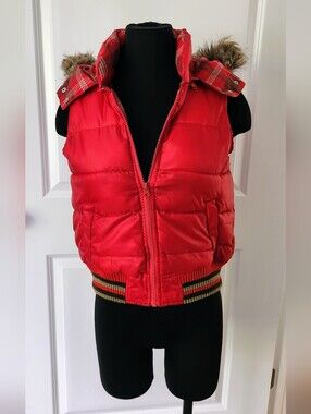 Urban Behavior Red Puffer Vest w/detachable Faux Fur Hood- Size S/P